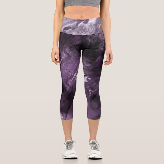 Crystal Lila Agate | Moody Marbled Stone Capri Leggings (Vorderseite)