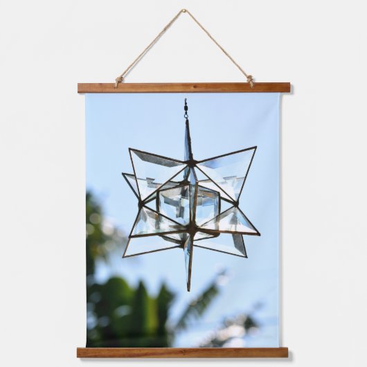 Crystal Suncatcher Blue Sky Modern Fotografy Wandteppich Mit Holzrahmen (Vorderseite)
