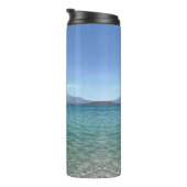 Crystal Water View Blue Sky Beach Vibe Friedlich Thermosbecher (Nach rechts gedreht)