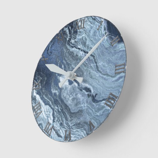 Crystalized Blue Agate | Dusty Slate Marble Stone Runde Wanduhr (Winkel)