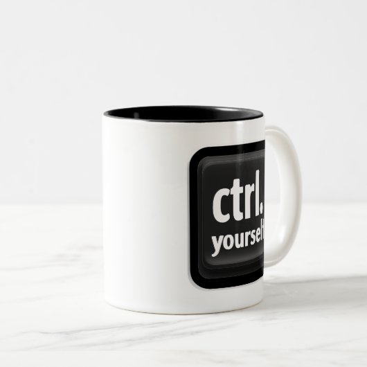 “Ctrl Yourself” Key Illustration – Minimalist Moti Zweifarbige Tasse (VorderseiteRechts)