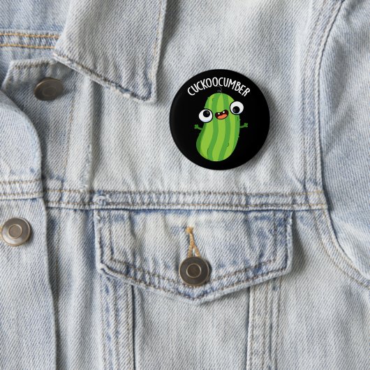 Cuckoocumber Funny Veggie Cucumber Pun Dark BG Button (Beispiel)