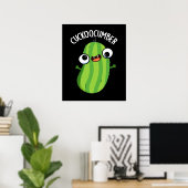 Cuckoocumber Funny Veggie Cucumber Pun Dark BG Poster (Heimbüro)