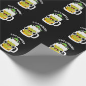 Cucum beer Funny Beer Pun Dark BG Geschenkpapier (Ecke)