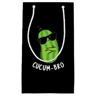 Cucum bro Funny Veggie Cucumber Pun Dark BG Kleine Geschenktüte