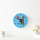 Cue lustige Pileated Woodpecker Cartoon Illustrati Runde Wanduhr (Zuhause)