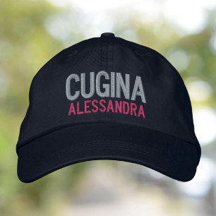 Cugina (Cousin/Weibchen), personalisiert bestickt Bestickte Baseballkappe