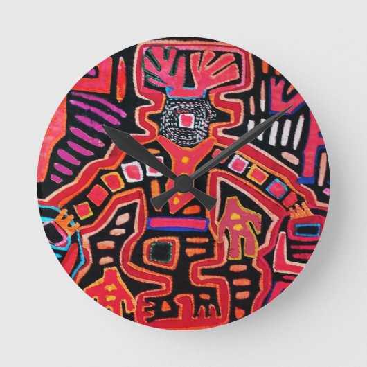 Cuna Indianerstamm Shaman mit Fans Runde Wanduhr (Vorderseite)