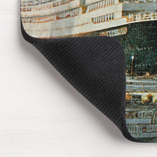 Cunarder in New York Mousepad (Ecke)