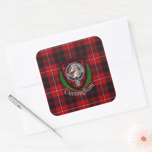 Cunningham Scottish Clan Tartan & Crest Quadratischer Aufkleber (Umschlag)