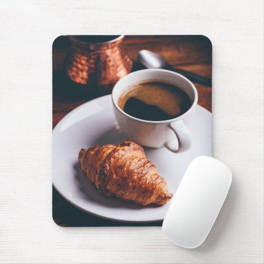 Cup Black Coffee and Fresh Croissant Mousepad (Mit Mouse)