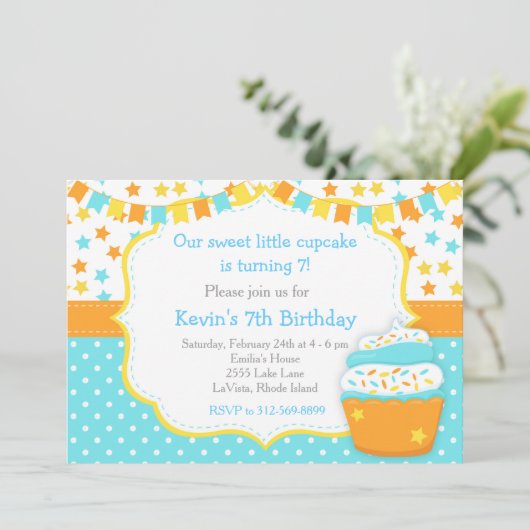 Cupcake and Sprinkles Blue Birthday Party Einladung (Stehend Vorderseite)