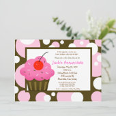Cupcake Baby Shower Moderne Dot Pink Chocolate Einladung (Stehend Vorderseite)