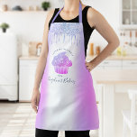 Cupcake Bakery Lila Blue Glitzer Tropfen Script Schürze<br><div class="desc">Hier ist ein wunderbarer Weg, um den Spaß des Backens zu ergänzen. Genießen Sie die kulinarischen Abenteuer, wenn Sie diese elegante, raffinierte, einfache und moderne Schürze tragen. Ein funkelnd, lila, rosa blauer Combre Cupcake, handgeschriebene Schrift Typografie und Glitzer Tropfen überlagern ein mädchenhaftes Imitat metallisch lila blau ombre Hintergrund. Personalisieren Sie...</div>