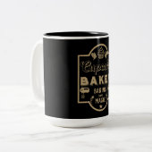 Cupcake Master Baker Zweifarbige Tasse (Vorderseite Links)