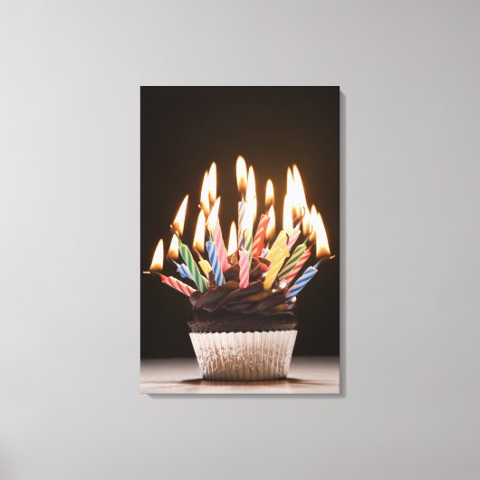 Cupcake mit Geburtstagskandalen Leinwanddruck (Vorderseite)