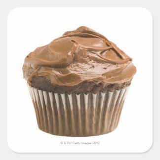 Cupcake mit Schokoladenverzierung, Studio-Aufnahme Quadratischer Aufkleber