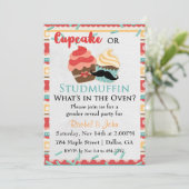 Cupcake oder Stud Muffin Babyshower-Einladung Einladung (Stehend Vorderseite)