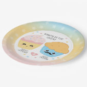 Cupcake oder Stud Muffin Gender Reveal Pappteller (Schrägansicht)