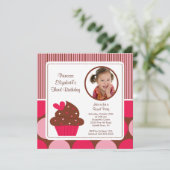 Cupcake Photo Birthday Invitation Pink Polka Dots Einladung (Stehend Vorderseite)