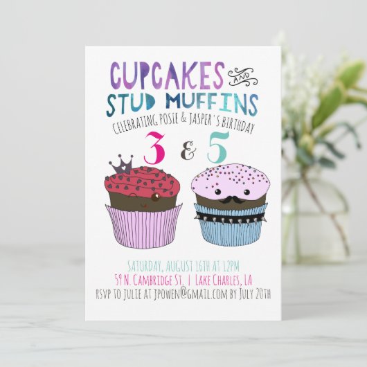 Cupcake & Stud Muffin Gemeinsame Party Einladung (Stehend Vorderseite)