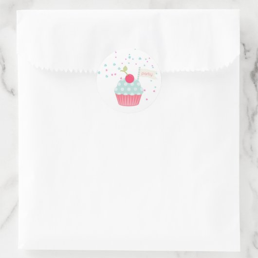 Cupcake und Confetti Runder Aufkleber (Tasche)