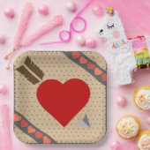 Cupid Heart with Arrow Romantic Valentines Pattern Pappteller (Party)