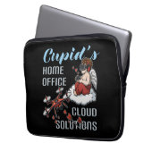 Cupid’s Home Office, Drone Valentine’s Day Laptopschutzhülle (Vorderseite Links)