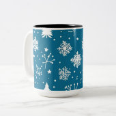 Cups mit Wintervibe Zweifarbige Tasse (Vorderseite Links)