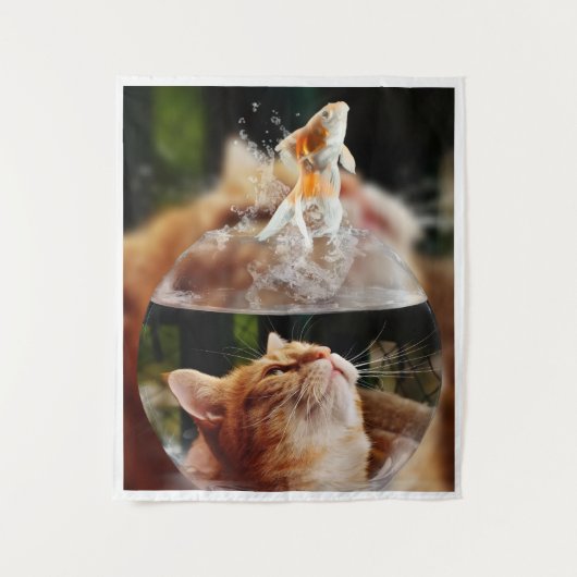 Curiosity in a Fishbowl – The Cat’s Dream Wandteppich (Vorderseite)