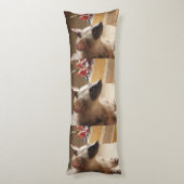 Curious Hyena & Layer Cake Body Pillow Seitenschläferkissen (Rückseite (Vertikal))