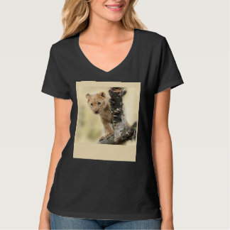 Curious Lion Cub Baby Wild Cat Cute Lions T-Shirt