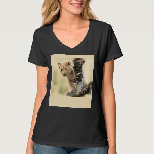 Curious Lion Cub Baby Wild Cat Cute Lions T-Shirt (Vorderseite)