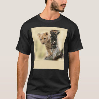 Curious Lion Cub Baby Wild Cat Cute Lions T-Shirt