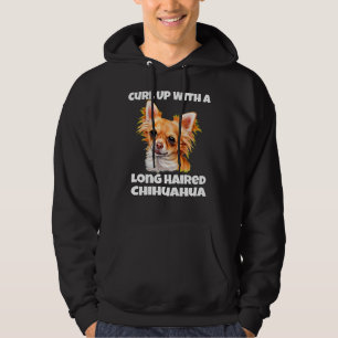 Curl dich mit einem langen Haar Chihuahua Hund auf Hoodie