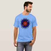 Curling Stone rollt wie die Erdumlaufbahn T-Shirt (Vorne ganz)