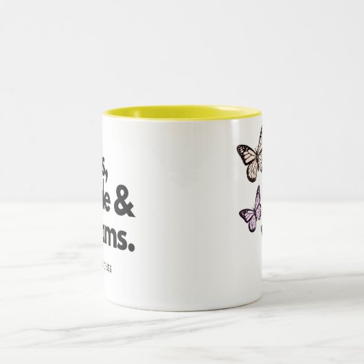 Curls Hustle Träume! Niedliches Curry-Haar-Angebot Zweifarbige Tasse (Mittel)