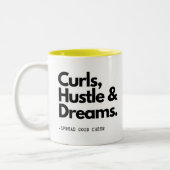 Curls Hustle Träume! Niedliches Curry-Haar-Angebot Zweifarbige Tasse (Links)