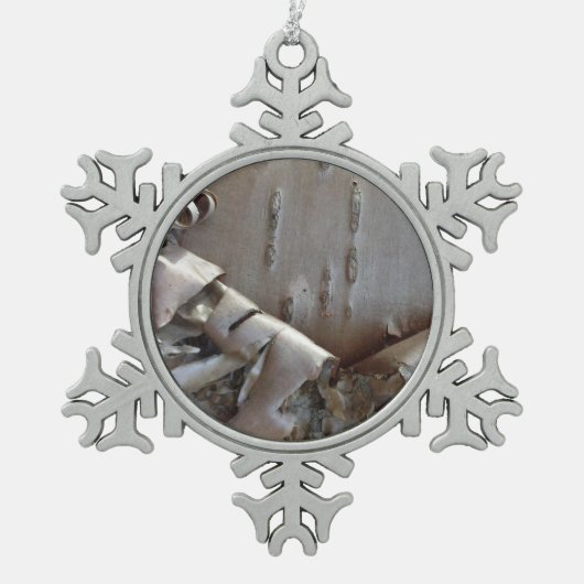 Curly Birch Bark Tree Rustic Schneeflocken Zinn-Ornament (Vorderseite)