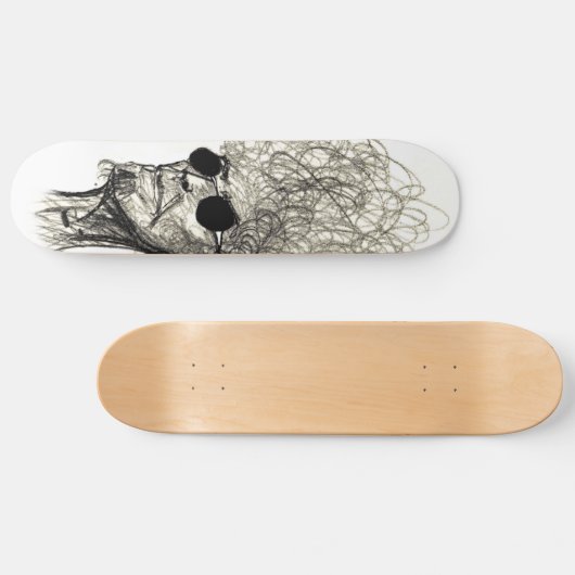 Curly Hair Man mit schwarzer Sonnenbrille Skateboard (Horizontal)
