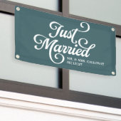 Curly Just Married Car Banner (Äußeres Gebäude)