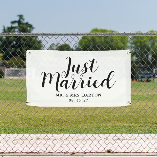 Curly Just Married Car Banner (Insitu)