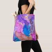 Currents of translucent hues, snaking metallic swi tasche (Von Nahem)