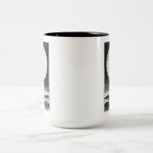 Currituck Beach Lighthouse Moon Zweifarbige Tasse (Mittel)