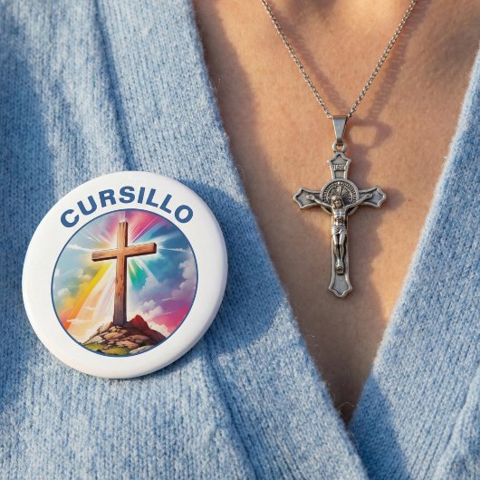 Cursillo Holzkreuz mit Regenbogen und Wolken Button