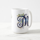 Cursive M – Elegant Blue & Gold Monogram Kaffeetasse (VorderseiteRechts)