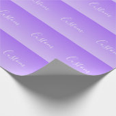 Cursive Script Name & Editable Light Lila Ombre Geschenkpapier (Ecke)