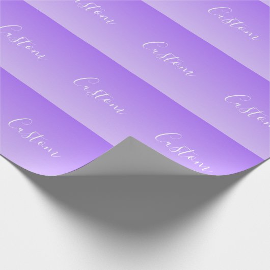 Cursive Script Name & Editable Light Lila Ombre Geschenkpapier (Ecke)