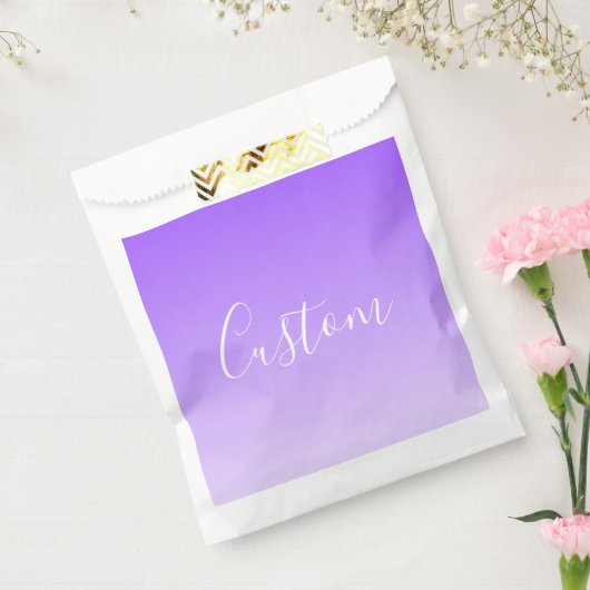 Cursive Script Name & Editable Light Lila Ombre Geschenktütchen (Versiegelt)