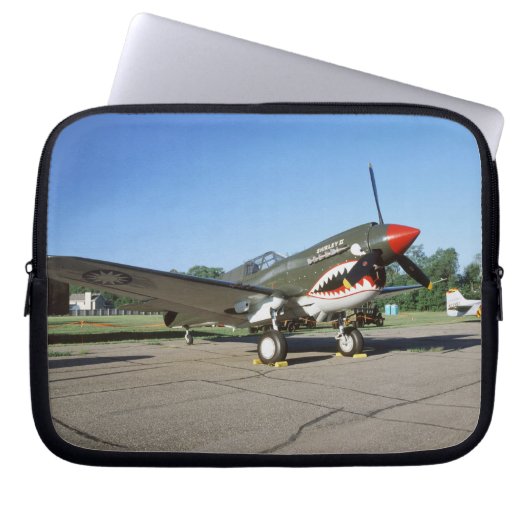 Curtiss P-40 Warhawk, an der Flugschau Minnesotas Laptopschutzhülle (Vorderseite)